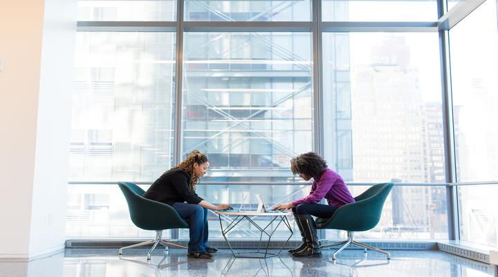 Les femmes dans le monde du travail